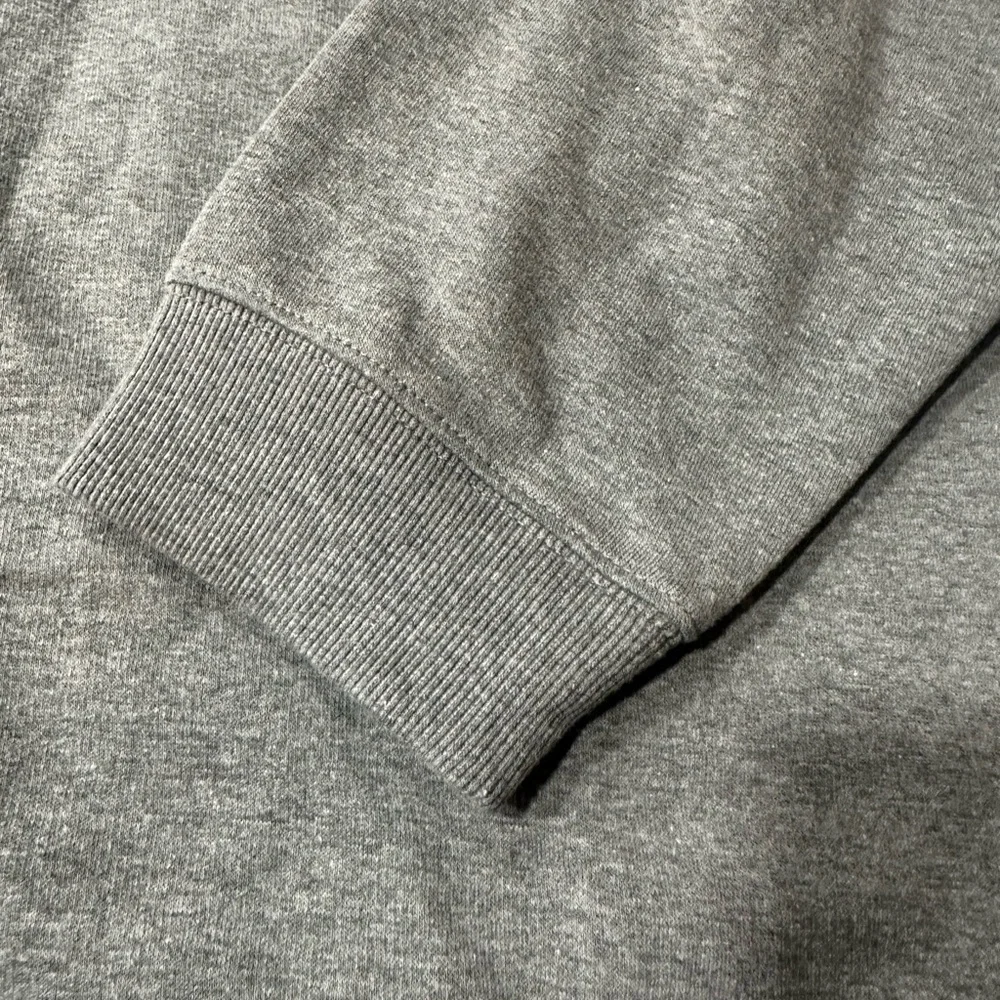 Tampa Bay Buccaneers Men’s Crewneck (2XL) Retails For $75 - Picture 5 of 10